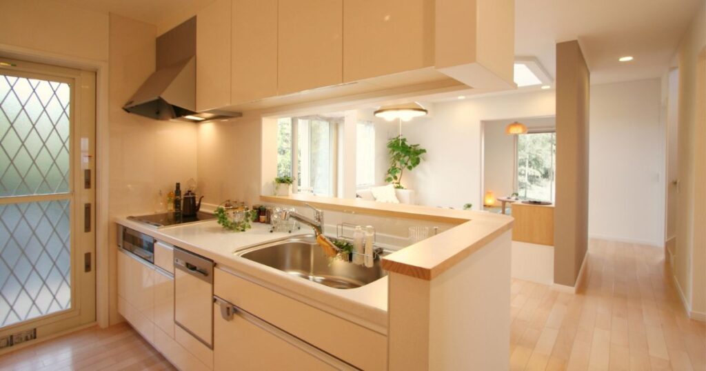 キッチンをリフォームするなら何色がいい？選び方と人気のカラー10選を紹介