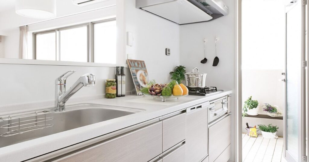 キッチンをリフォームするなら何色がいい？選び方と人気のカラー10選を紹介