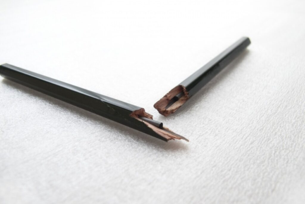 外壁のひび割れを放置すると修繕費用が3倍になる2つの理由|「まだ大丈夫」が命取り?